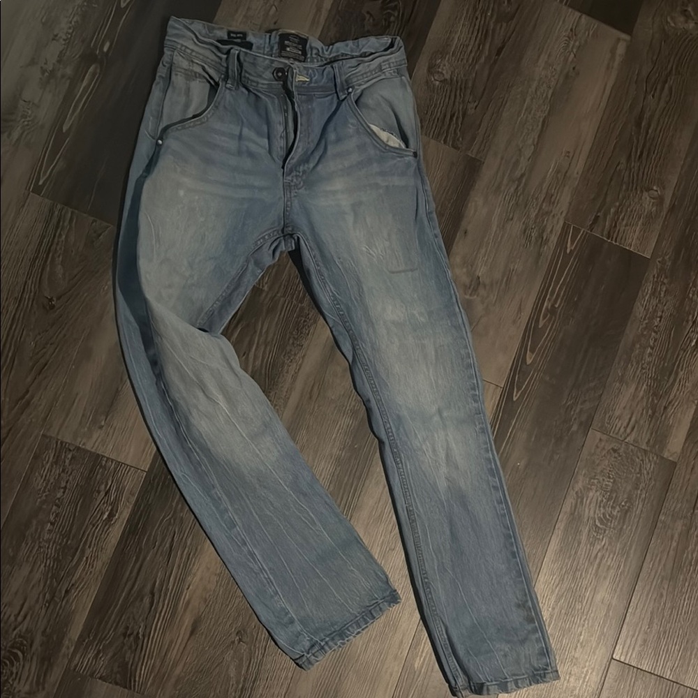 Relaxed Blue Jeans with Casual Worn Look